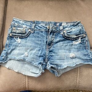 Miss Me distressed shorts size 32